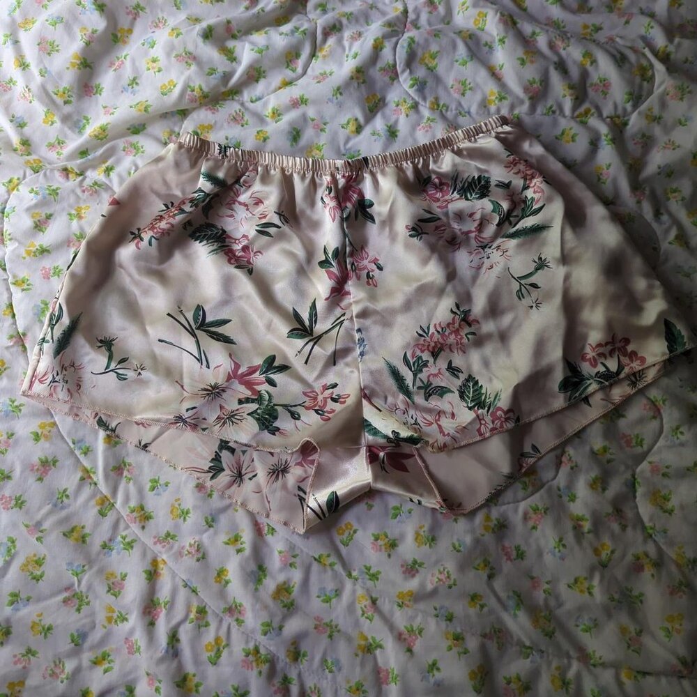 Floral sleep shorts
